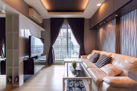 Condominio de 1 dormitorio en Huai Khwang, Bangkok, Tailandia № 77024 - foto 4