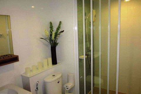 Condominio de 2 dormitorios en Khlong San, Bangkok, Tailandia № 77026 - foto 7