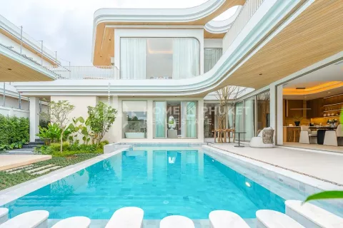 Casa de 4 dormitorios en Nai Harn Beach, Tailandia № 131155