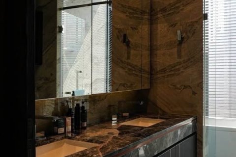 Condo in Bangkok, Thailand, 3 bedrooms № 143056 - photo 13
