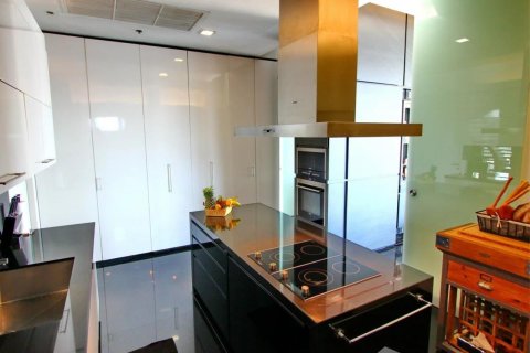 Condominio de 3 dormitorios en Watthana, Bangkok, Tailandia № 123612 - foto 2