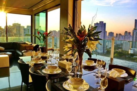 Condominio de 3 dormitorios en Watthana, Bangkok, Tailandia № 123612 - foto 7