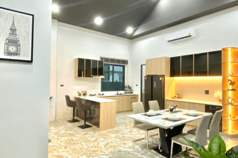 Casa de 3 dormitorios en Chon Buri, Tailandia № 102911 - foto 12