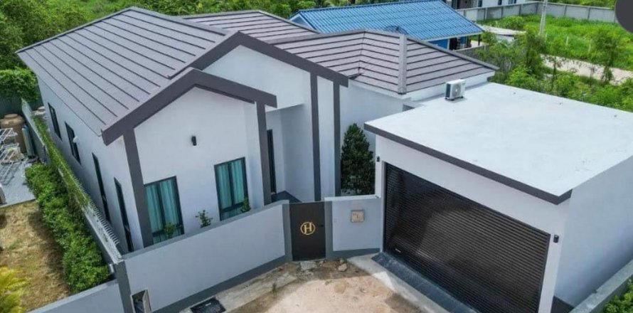 Casa de 3 dormitorios en Chon Buri, Tailandia № 102911