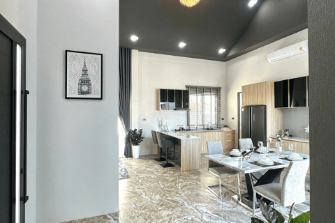 Casa de 3 dormitorios en Chon Buri, Tailandia № 102911 - foto 13