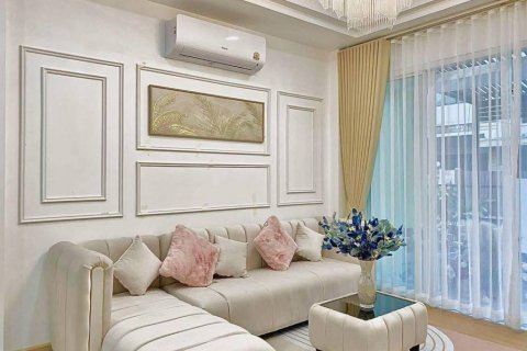 Casa de 4 dormitorios en Pattaya, Tailandia № 124411 - foto 3