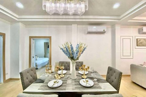 Casa de 4 dormitorios en Pattaya, Tailandia № 124411 - foto 7