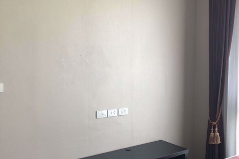 Condominio de 2 dormitorios en Huai Khwang, Bangkok, Tailandia № 76633 - foto 11