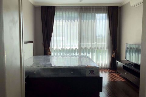 Condominio de 2 dormitorios en Huai Khwang, Bangkok, Tailandia № 76633 - foto 6