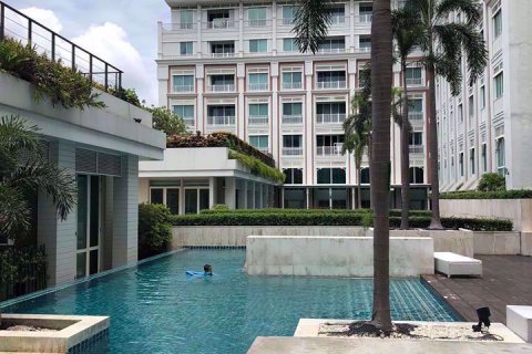 Condominio de 2 dormitorios en Huai Khwang, Bangkok, Tailandia № 76633 - foto 14