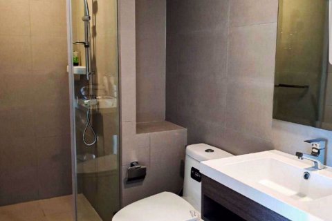 Condominio de 1 dormitorio en Phra Khanong, Bangkok, Tailandia № 76635 - foto 8