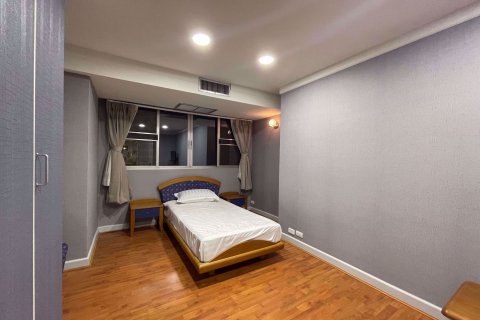 Condominio de 3 dormitorios en Khlong Toei, Bangkok, Tailandia № 76066 - foto 22