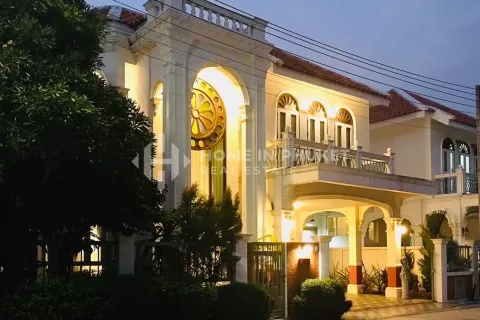 Casa de 4 dormitorios en Phuket, Tailandia № 131970