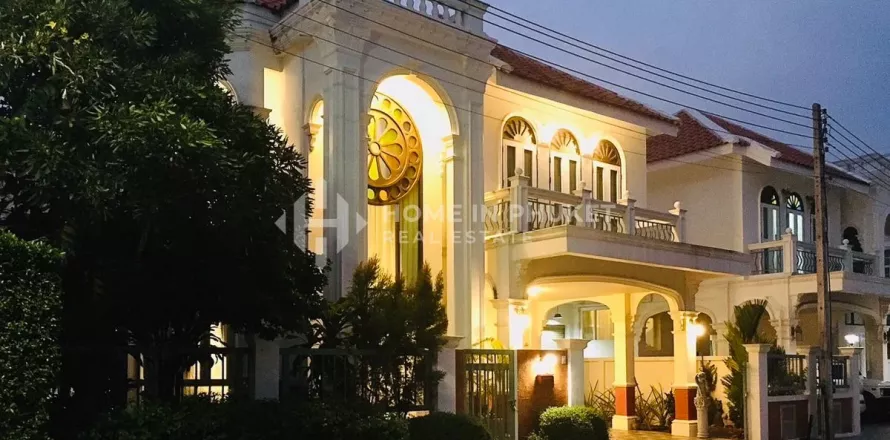 Casa de 4 dormitorios en Phuket, Tailandia № 131970