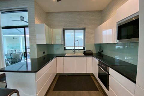 Casa de 4 dormitorios en Hua Hin, Tailandia № 125596 - foto 13