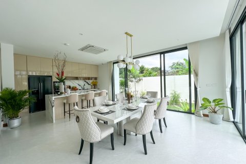 Chalet de 3 dormitorios en Bang Tao, Tailandia № 80137 - foto 17