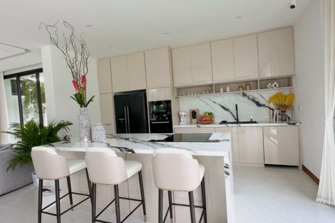 Chalet de 3 dormitorios en Bang Tao, Tailandia № 80137 - foto 14