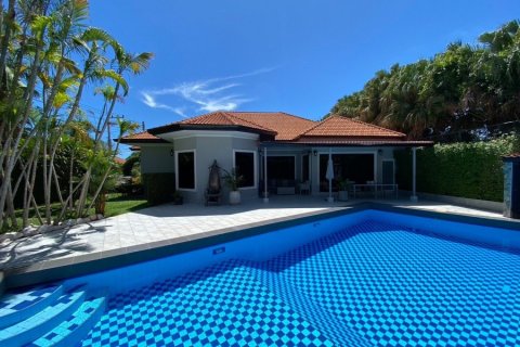 Casa de 3 dormitorios en Hua Hin, Tailandia № 125168