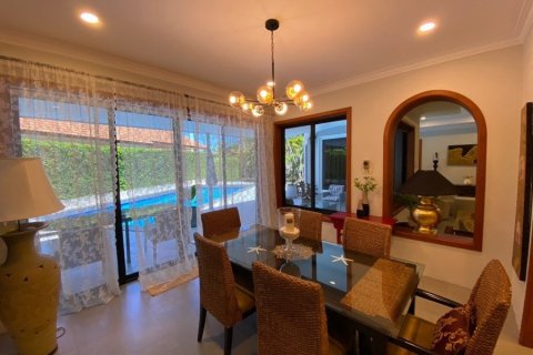 Casa de 3 dormitorios en Hua Hin, Tailandia № 125168 - foto 9