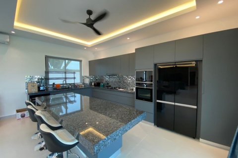 Casa de 4 dormitorios en Hua Hin, Tailandia № 125173 - foto 12