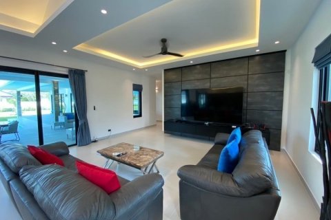 Casa de 4 dormitorios en Hua Hin, Tailandia № 125173 - foto 10
