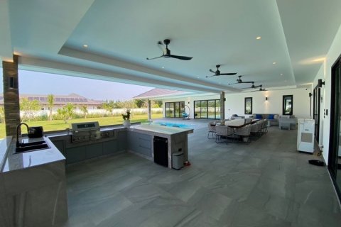Casa de 4 dormitorios en Hua Hin, Tailandia № 125173 - foto 5