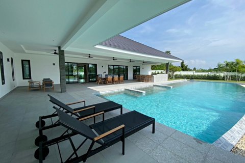 Casa de 4 dormitorios en Hua Hin, Tailandia № 125174 - foto 5