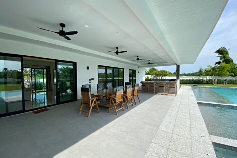 Casa de 4 dormitorios en Hua Hin, Tailandia № 125174 - foto 8
