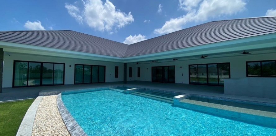 Casa de 4 dormitorios en Hua Hin, Tailandia № 125174