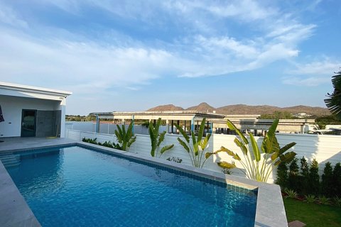 Casa de 2 dormitorios en Hua Hin, Tailandia № 125535 - foto 3