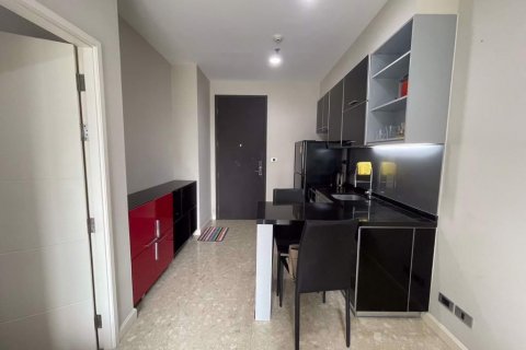 Condominio de 1 dormitorio en Khlong Toei, Bangkok, Tailandia № 75856 - foto 3
