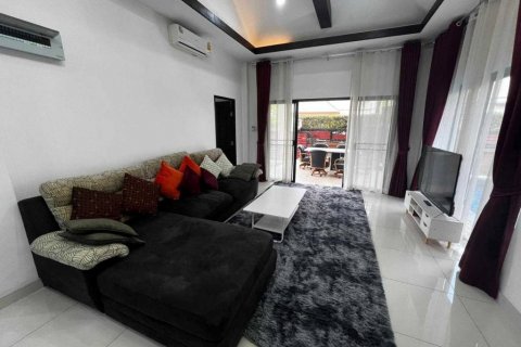 Casa de 3 dormitorios en Pattaya, Tailandia № 132839 - foto 2