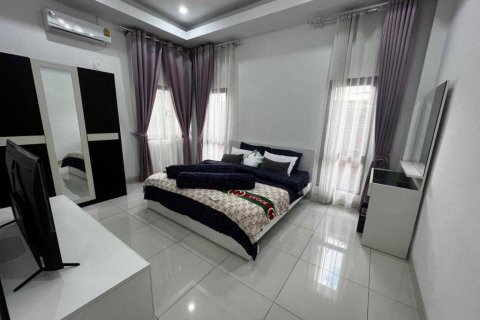 Casa de 3 dormitorios en Pattaya, Tailandia № 132839 - foto 10