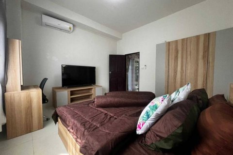 Casa de 3 dormitorios en Pattaya, Tailandia № 132839 - foto 8