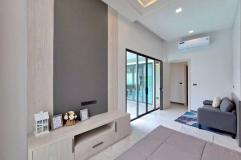 Chalet de 3 dormitorios en Pattaya, Tailandia № 132841 - foto 10