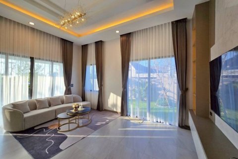 Chalet de 3 dormitorios en Pattaya, Tailandia № 132842 - foto 4