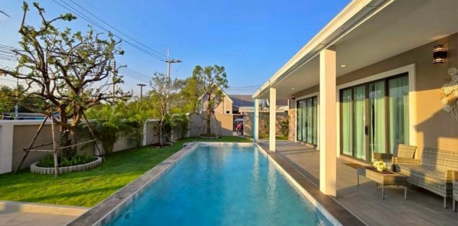 Chalet de 3 dormitorios en Pattaya, Tailandia № 132842