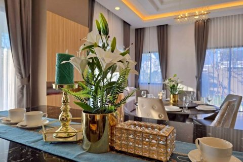 Chalet de 3 dormitorios en Pattaya, Tailandia № 132842 - foto 6