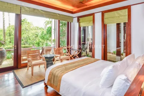 Casa de 6 dormitorios en Kamala, Tailandia № 131053 - foto 12