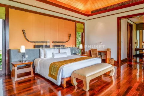 Casa de 6 dormitorios en Kamala, Tailandia № 131053 - foto 5
