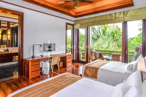 Casa de 6 dormitorios en Kamala, Tailandia № 131053 - foto 10