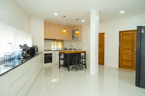 Chalet de 3 dormitorios en Phuket, Tailandia № 116173 - foto 10