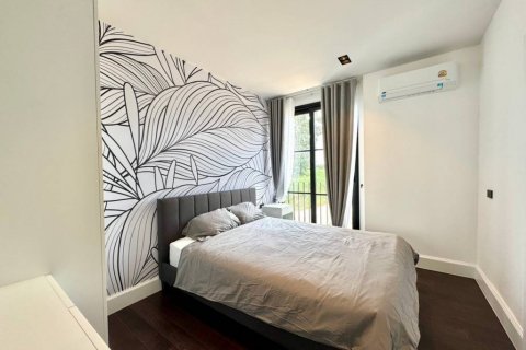 Chalet de 5 dormitorios en Pattaya, Tailandia № 116172 - foto 6