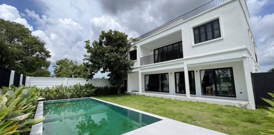 Chalet de 5 dormitorios en Pattaya, Tailandia № 116172