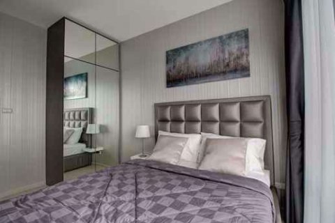 Condominio de 2 dormitorios en Ratchathewi, Bangkok, Tailandia № 83908 - foto 5