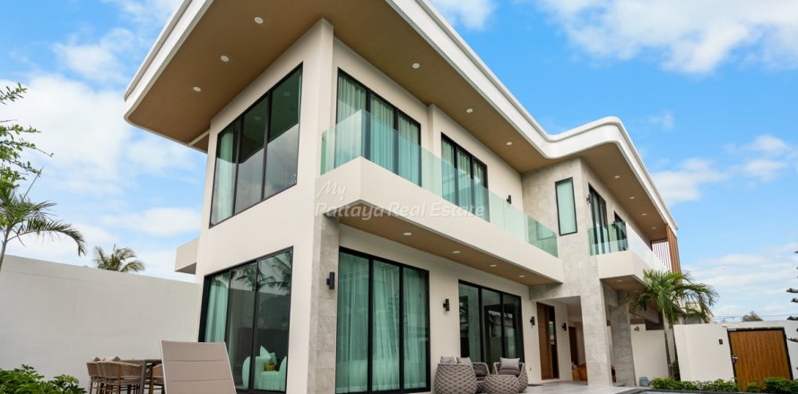 Casa de 4 dormitorios en Pattaya, Tailandia № 105062
