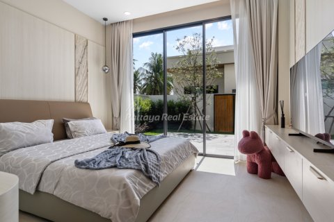 Casa de 4 dormitorios en Pattaya, Tailandia № 105062 - foto 8
