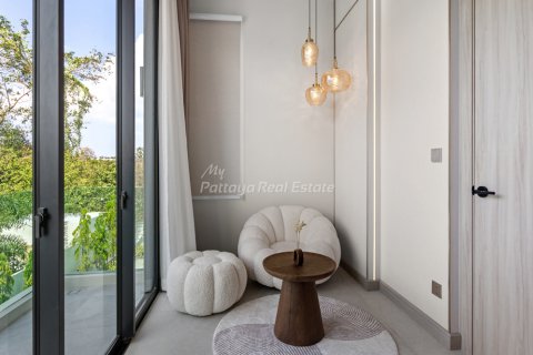 Casa de 4 dormitorios en Pattaya, Tailandia № 105062 - foto 11