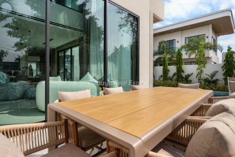 Casa de 4 dormitorios en Pattaya, Tailandia № 105062 - foto 3