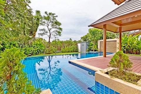 Casa de 4 dormitorios en Pattaya, Tailandia № 8616 - foto 3